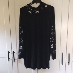 Lovesick Black Tunic with White Skull & Star Print